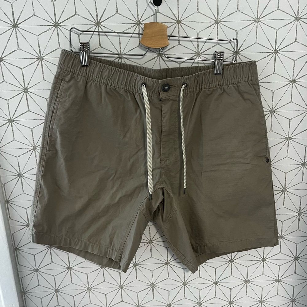Vuori RipStop Short 9” Tan